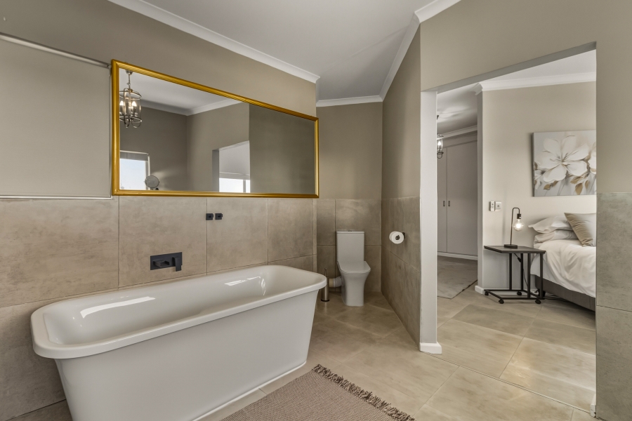 4 Bedroom Property for Sale in Gordon Heights Western Cape